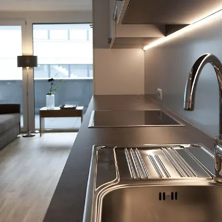 Relaxed Urban Living - Und Boardinghouse アパート